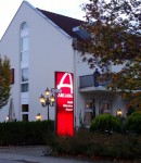 ARCADIA Hotel München Airport - Einfahrt